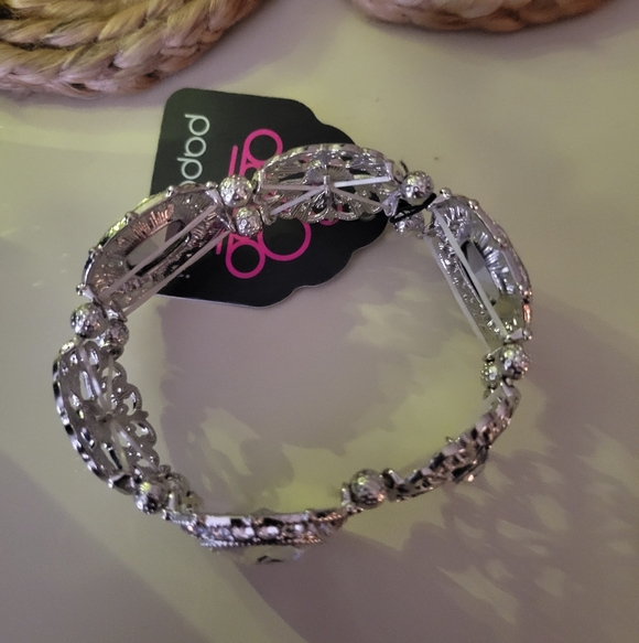 Paparazzi Silver Statement Bracelet - Picture 3 of 3
